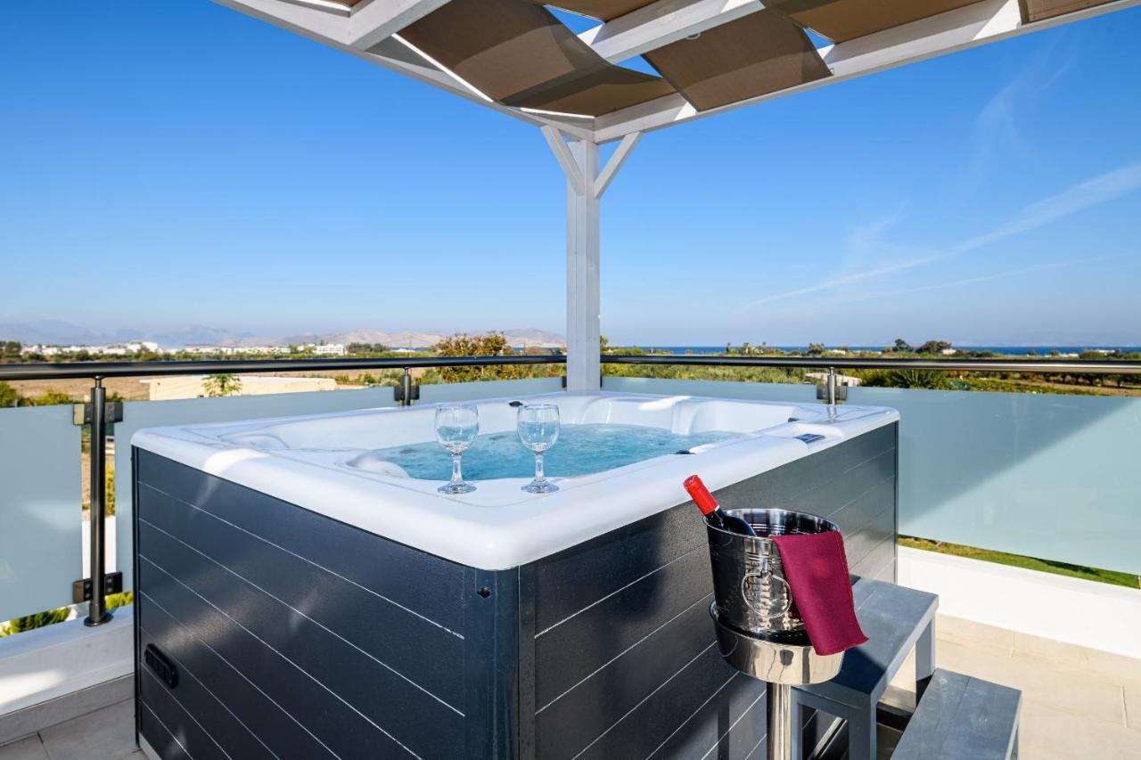 Asteria Pearl Villa 2 With Rooftop Jacuzzi Tigaki Exteriér fotografie